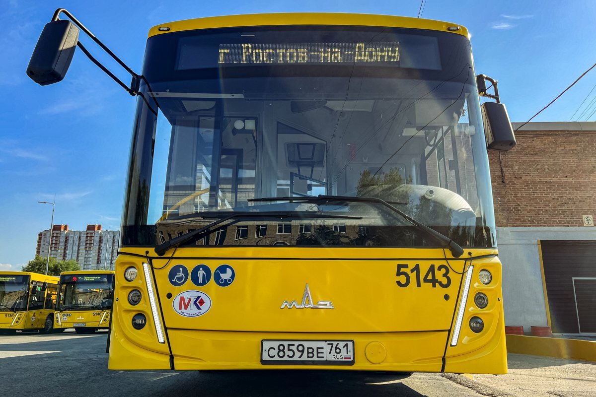    Власти Ростове пригрозили расторгнуть контракты из-за недовыпуска автобусов