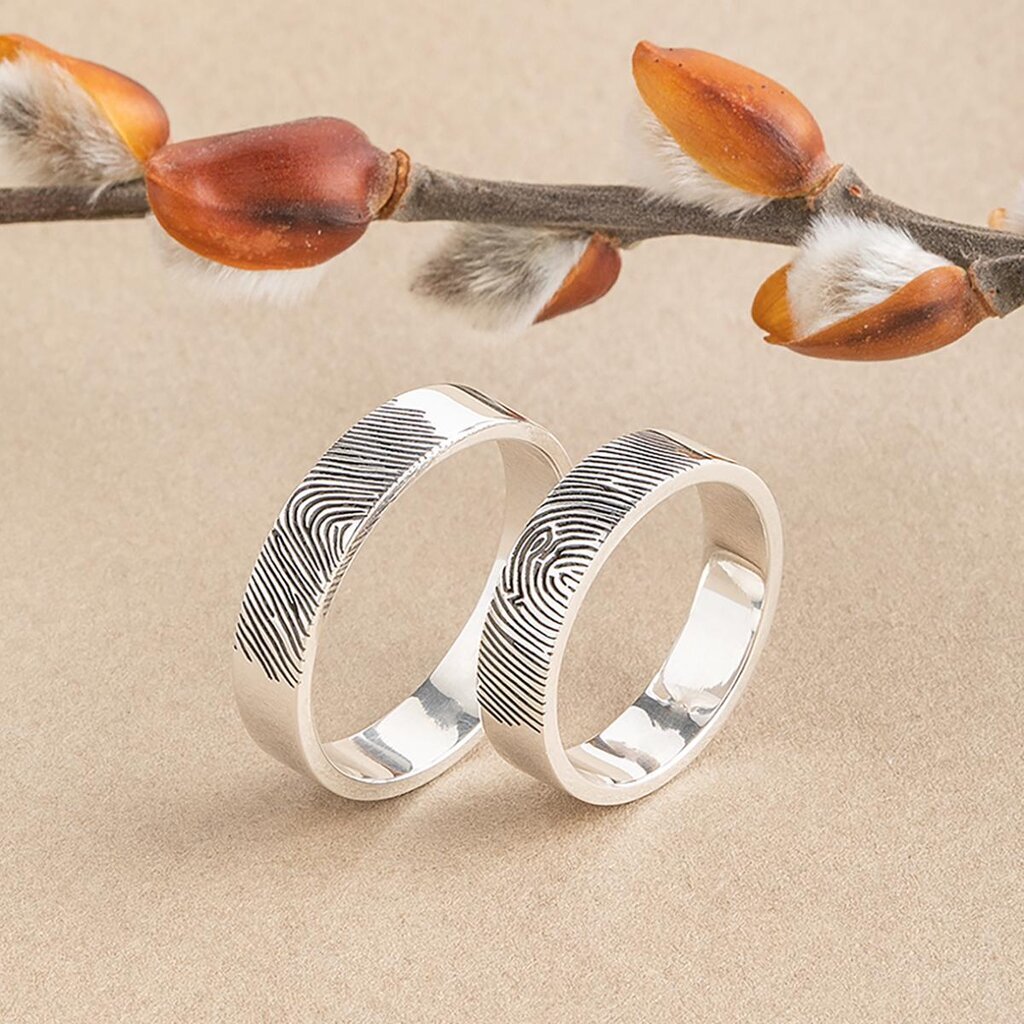    В METALLCLAYSTUDIO делают обручальные кольца с отпечатками пальцев новобрачных