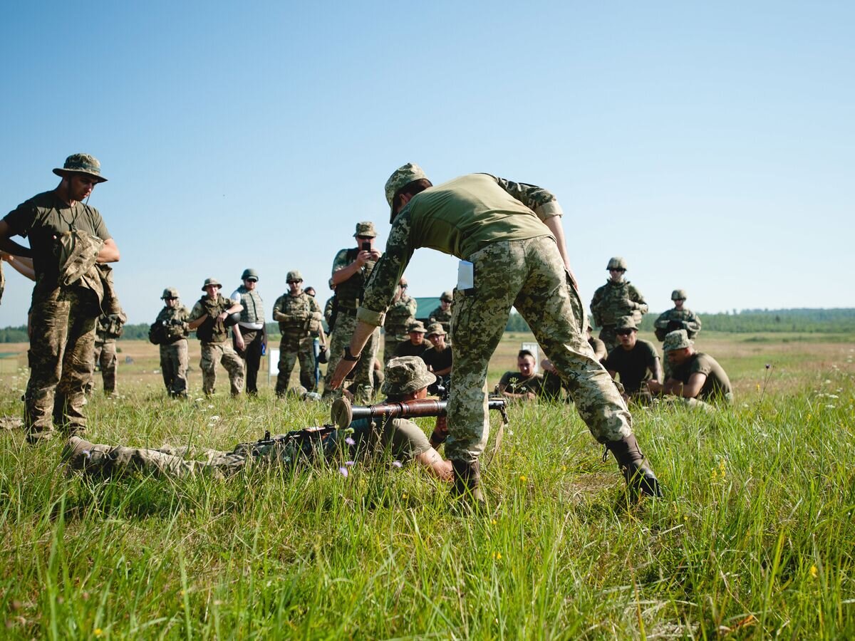    Американские инструкторы обучают украинских военных на Яворивском военном полигоне во Львовской области. Август 2017© Фото : DoD / SGT Anthony Jones