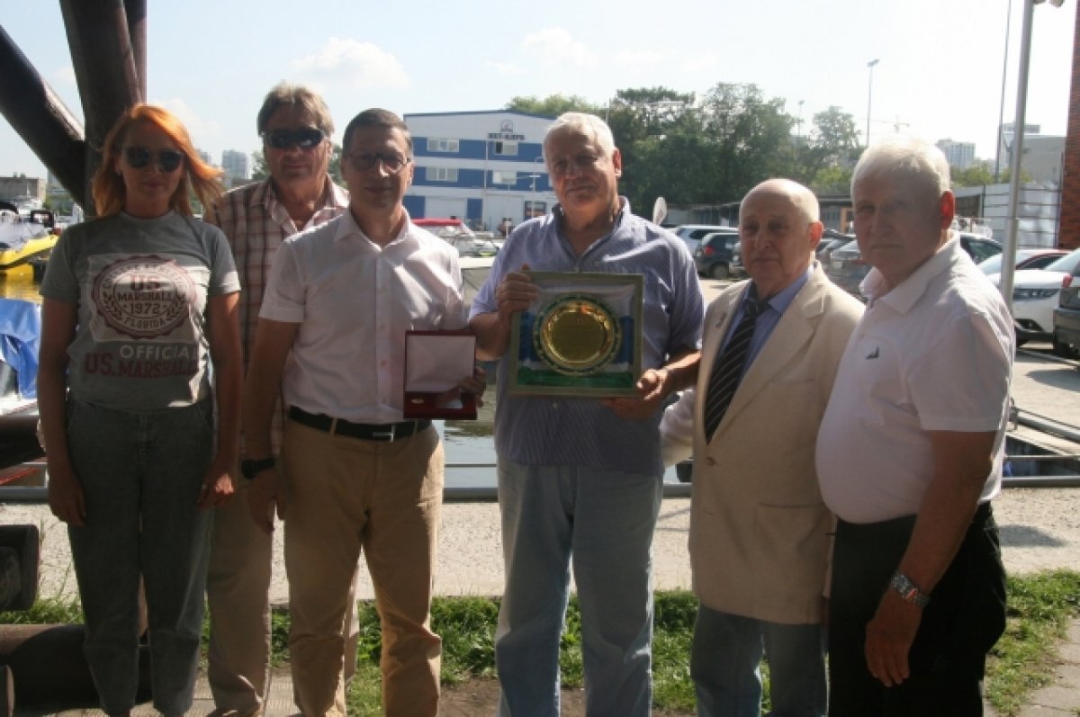    Тренеры Фалалеев и Пиратинский получили знаки отличия областного Минспорта