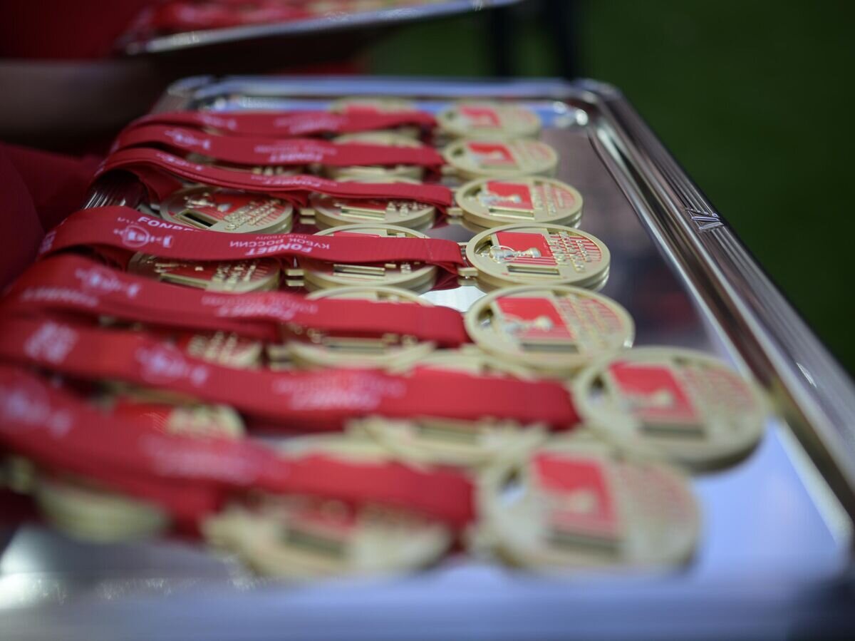    Медали на церемонии награждения игроков после матча суперфинала кубка России по футболу между ФК "Краснодар" (Краснодар) и ПФК ЦСКА (Москва)© РИА Новости / Владимир Астапкович