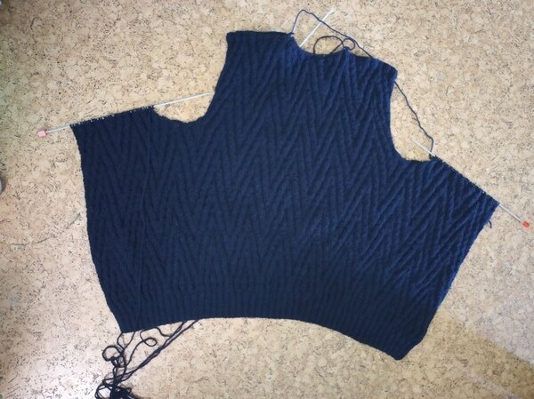 Мужской жилет с высоким воротником  Что придумала - то связала