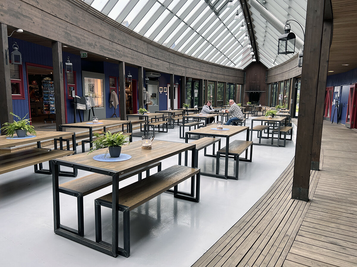 В холле музея Викингов есть кафе или можно принести свою еду. Фото автора. Листайте галерею 