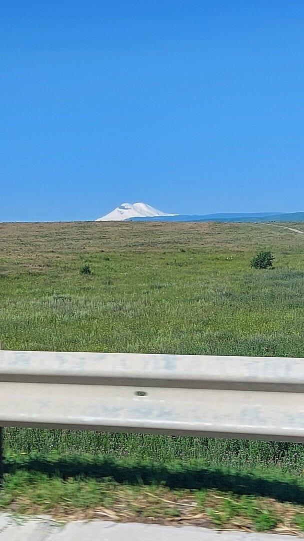Непередаваемое величие богатыря Эльбруса.