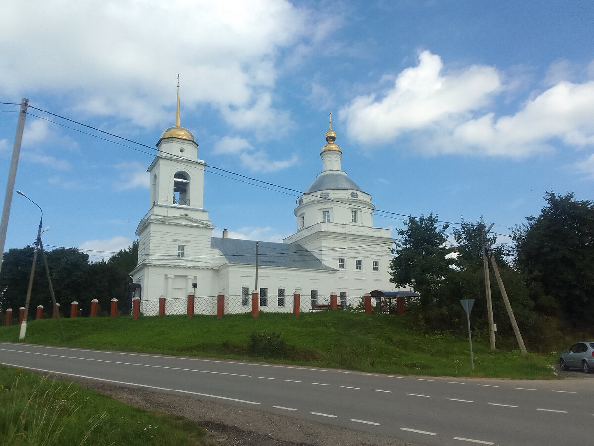 Путь к Богу: Храм Воскресения Христова в селе Белая Колпь | Записки  уставшего историка | Дзен