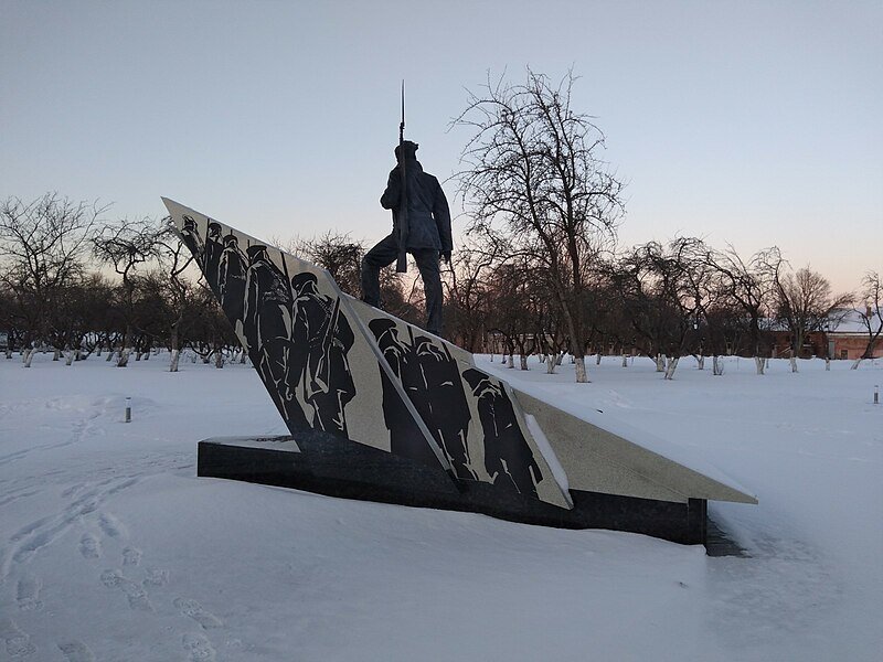 Кронштадтский мятеж не только проложил дорогу НЭПу, но и в известной мере предвосхитил его печальную судьбу.-4