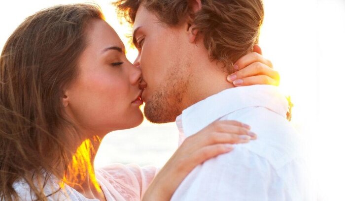 Эта сексуальная блондинка целует своего мужа после минета любовнику - Videos - afisha-piknik.ru