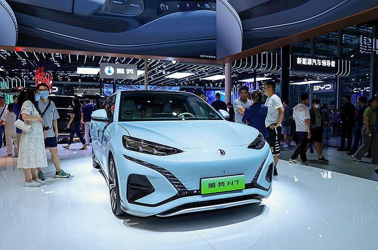 Denza N7 от Daimler & BYD