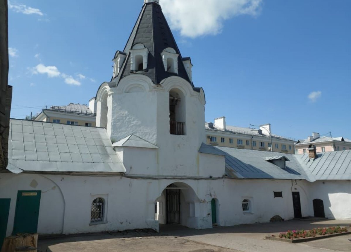    Разметку зондажей завершили в церкви Архангела Михаила в Пскове