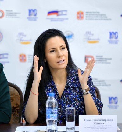    Выступление автора проекта Инны Куниной на "Межконфессиональном диалоге" в Синагоге Омска