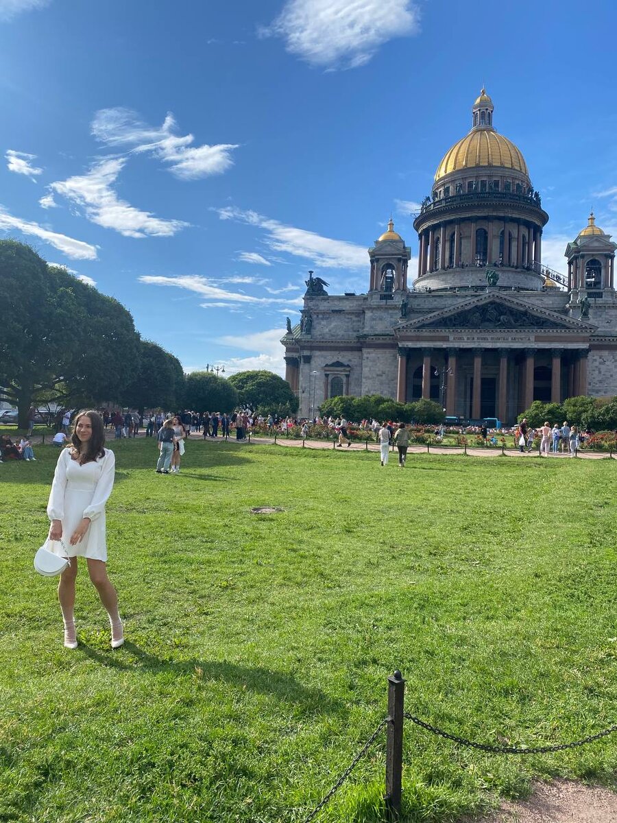 Я на фоне прекрасного Петербурга ❤
