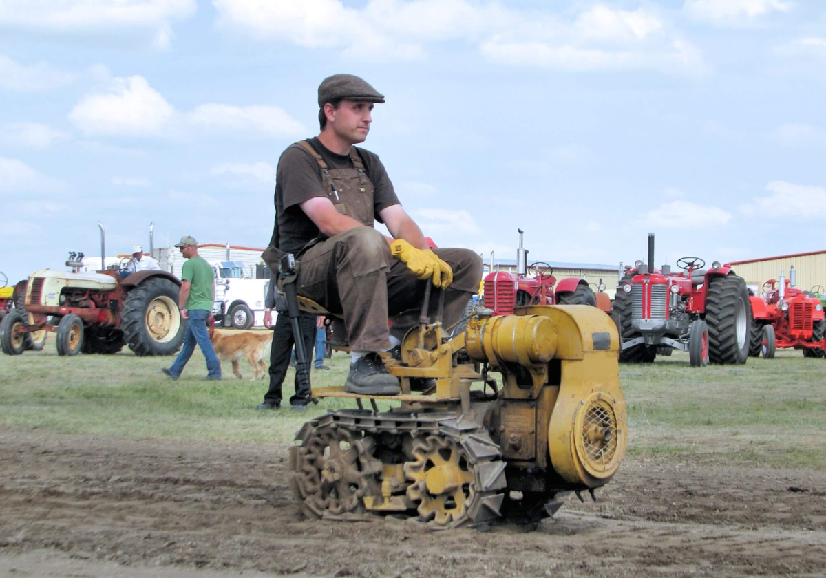 Вот как выглядел этот мини-трактор Vaughan Flex-Tred