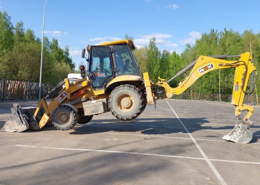 Экскаватор погрузчик СК КОНАС RMX 440
