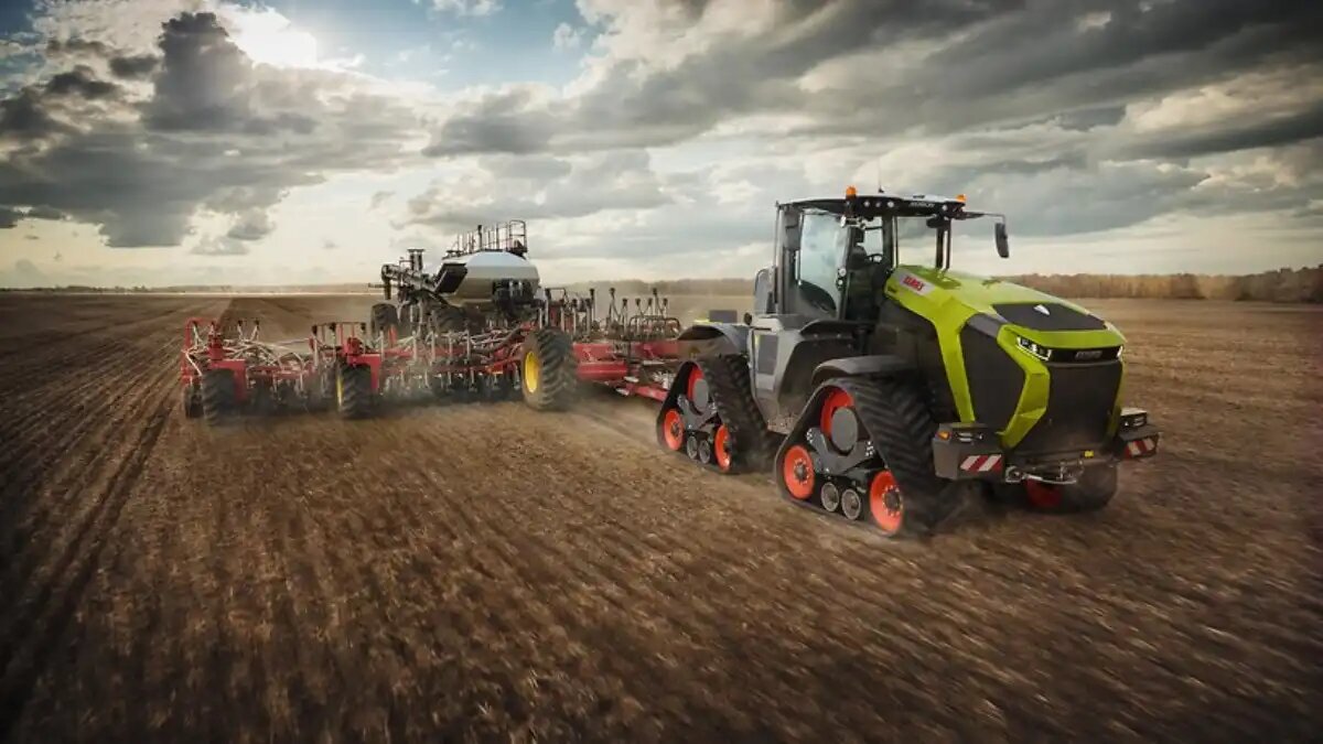 CLAAS Xerion 5000 расчистка снега