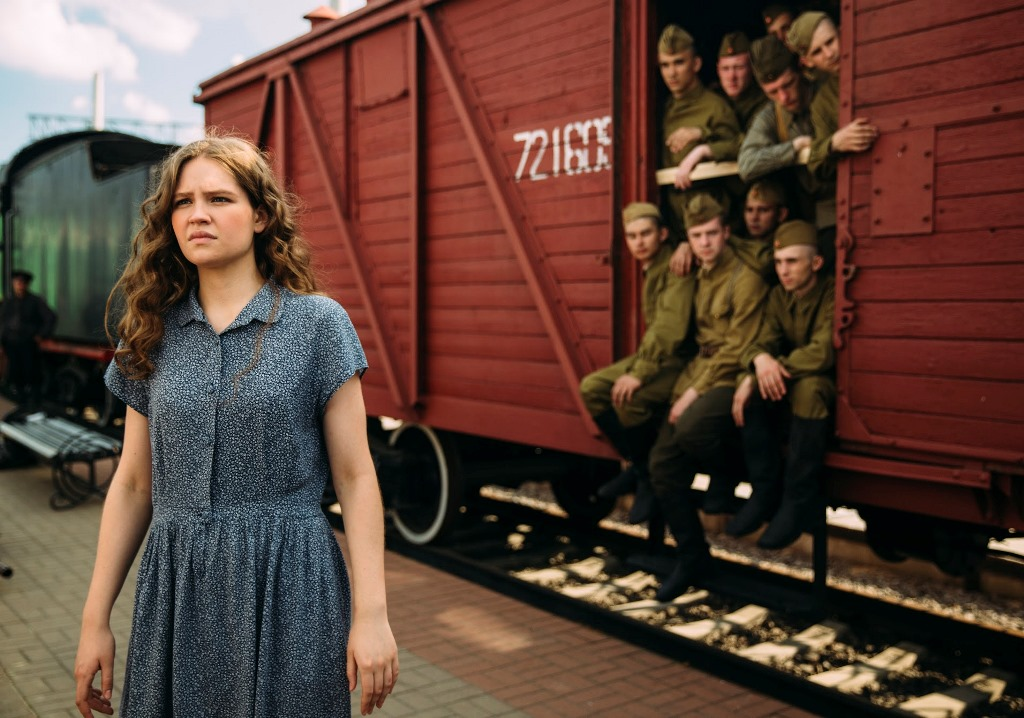 кадр из сериала "отчий берег" . Арина Жаркова