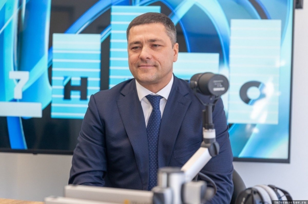    Псков с праздником поздравил губернатор Псковской области