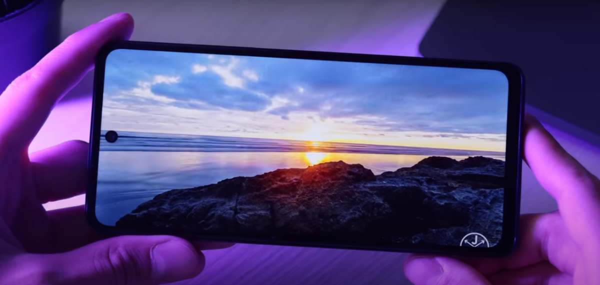 Как выбрать смартфон с мощной батареей  