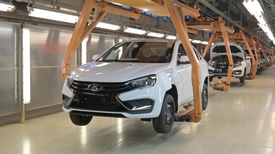    АвтоВАЗ опроверг заявления об остановке сборки Lada Vesta NG Андрей Бурков