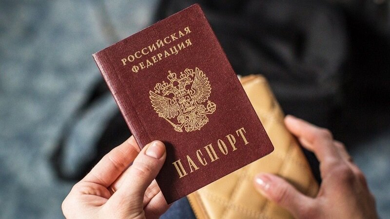 Любой гражданин РФ после достижения 14-летия имеет право подать заявление о смене персональных данных по собственному желанию