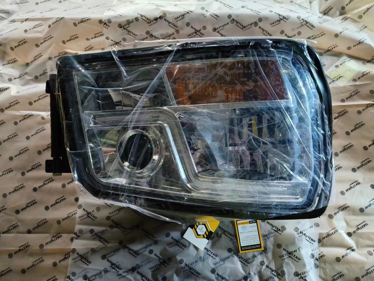 Фара самосвал LED правая SHACMAN X3000 WAYTEKO PREMIUM DZ96189722020