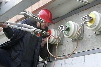    Работа с электричеством ©ГУ МЧС России по Московской области Фото