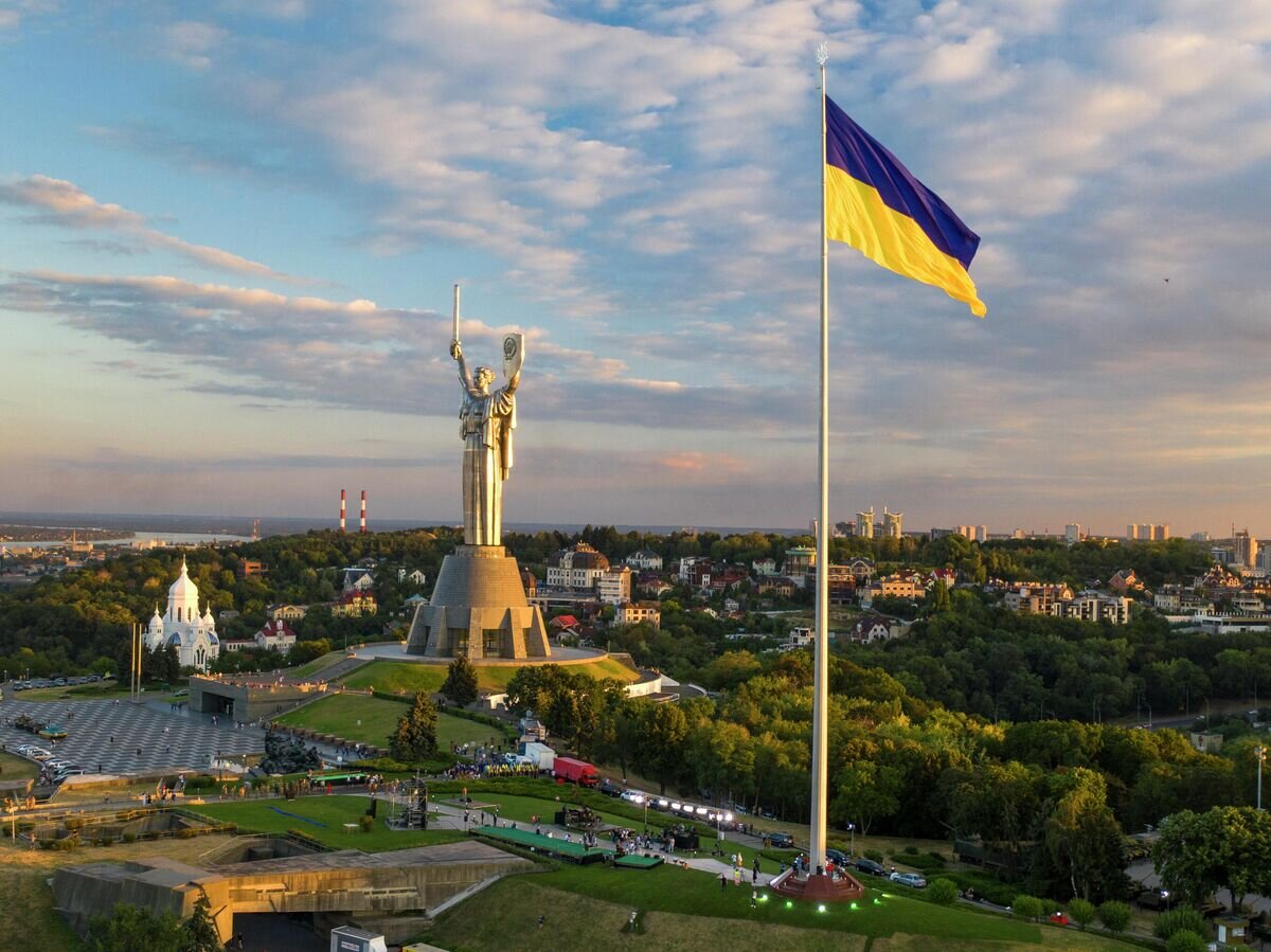 киев в день та в ночи