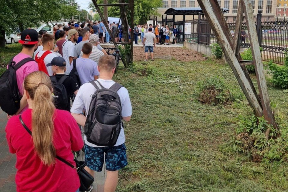    Матч проходит на стадионе ВятСШОР. Фото: vk.com/kirovreg43