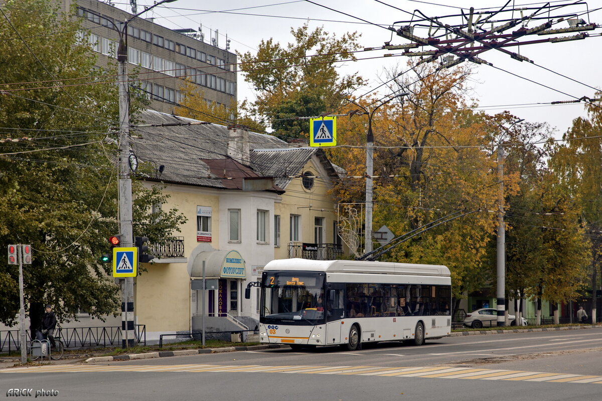 УТТЗ-6241.01 «Горожанин» на проспекте Ленина. Автор фото: Аркадий Новожилов. Источник — transphoto.org