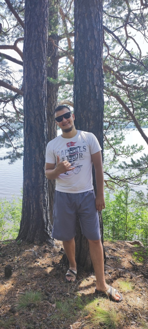 Встреча с уникальной природой Читы Одной из величайших привилегий жизни в Чите является близость к потрясающей природе. Невероятная красота гор, заповедные леса и яркие реки окружают этот город. Всегда находиться на природе стало для меня неотъемлемой частью жизни - пешие прогулки по тропам в горах, велосипедные поездки на озера и рыбалка в чистейших реках. Это слишком прекрасно, чтобы описать словами!