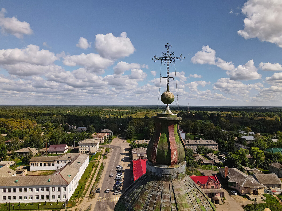 Мёртвые души: как живёт Красный Холм - один из самых маленьких городов  России? | Путешествия и всего по чуть-чуть | Дзен