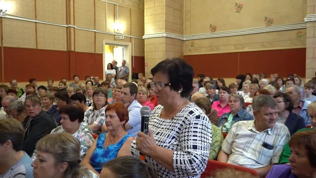    Губернатор обсудил с жителями Верхнеландеховского района актуальные вопросы