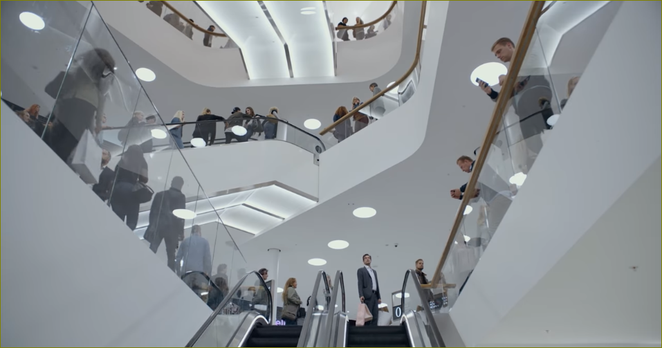 Скрин из фильма "Квадрат"