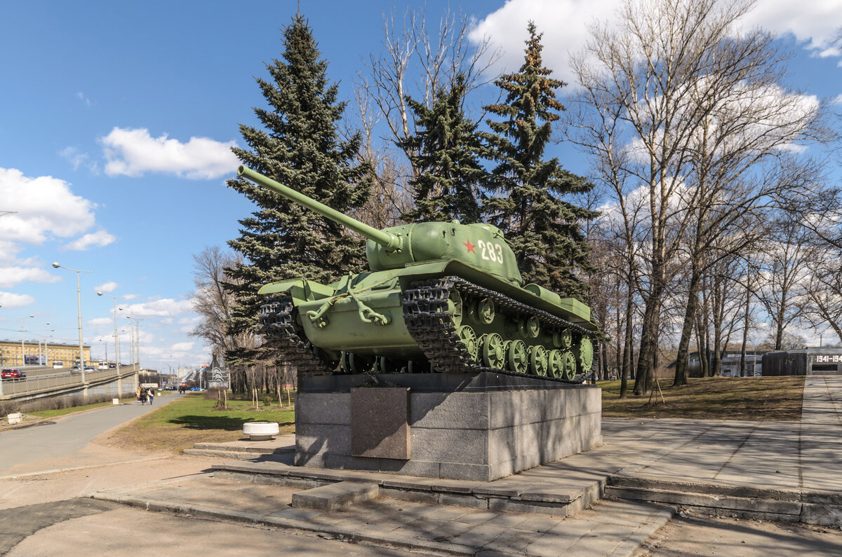 Так получилось, что командующие танковыми армиями РККА в годы Великой Отечественной войны — это наиболее известные военачальники, во всяком случае, из командармов.