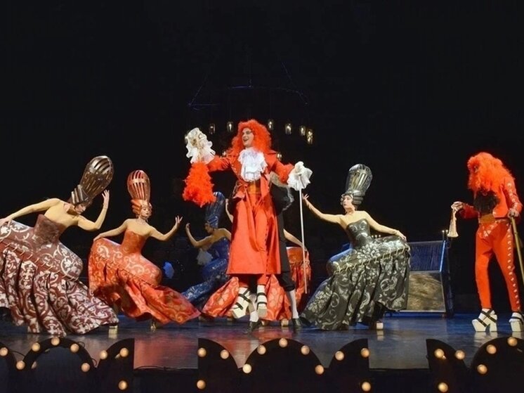     «КАБАЛА СВЯТОШ» 16+Драмафото: rusteatrkrym.ru