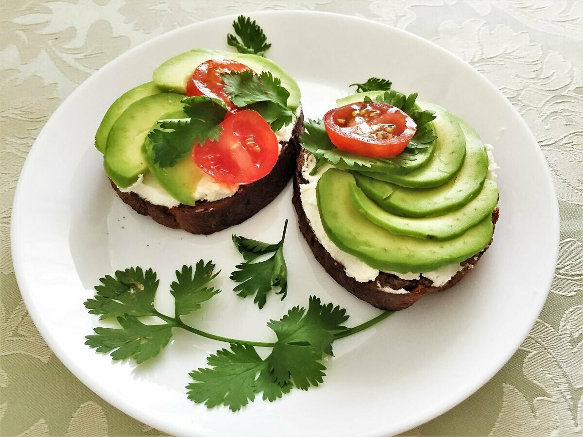 Бутерброды "Авокадовое настроение" - вкусно и полезно