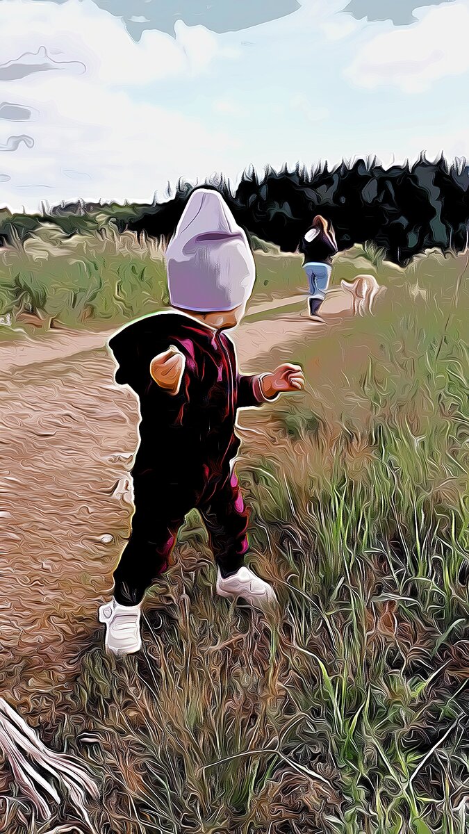 Дочь первый раз в лесу. Фото автора