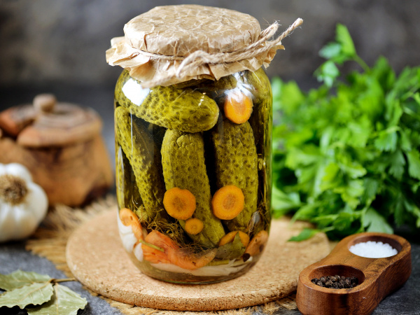 Уже начинаем мариновать огурцы на зиму (сразу 8 вариантов)