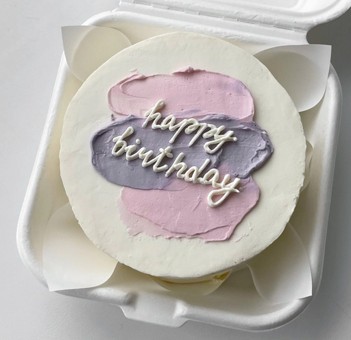 Источник:https://cakeandcake.ru/catalog/bento-torty