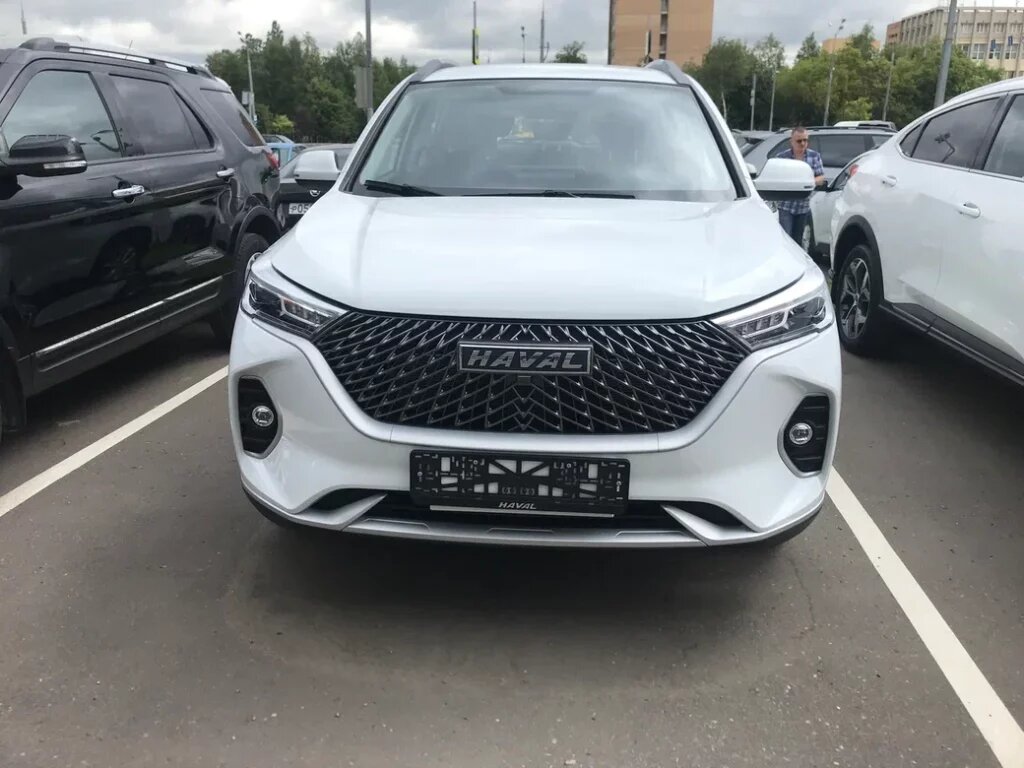 Светодиодные фары входят в стандартное оснащение. 