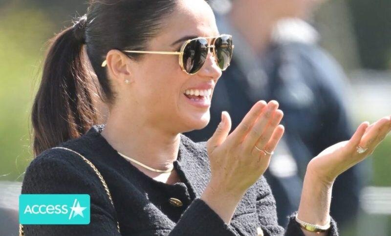 Колечко на мизинце Меган Маркл. Фотография взята из открытых источников.  📷
