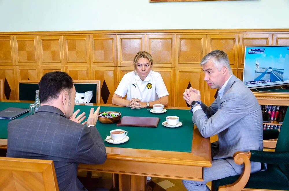 Алексей Логвиненко встретился с новым тренером гандбольного клуба ...