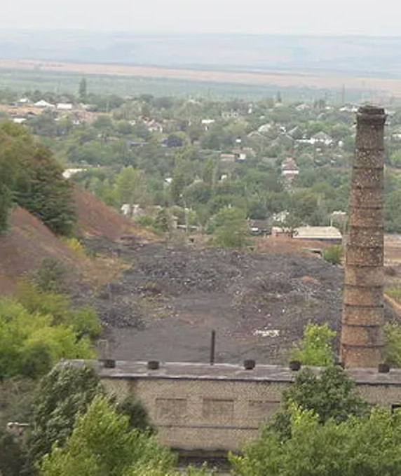 На заднем плане, левее виднеется часть посёлка Собачёвка. Снимок из свободных источников.