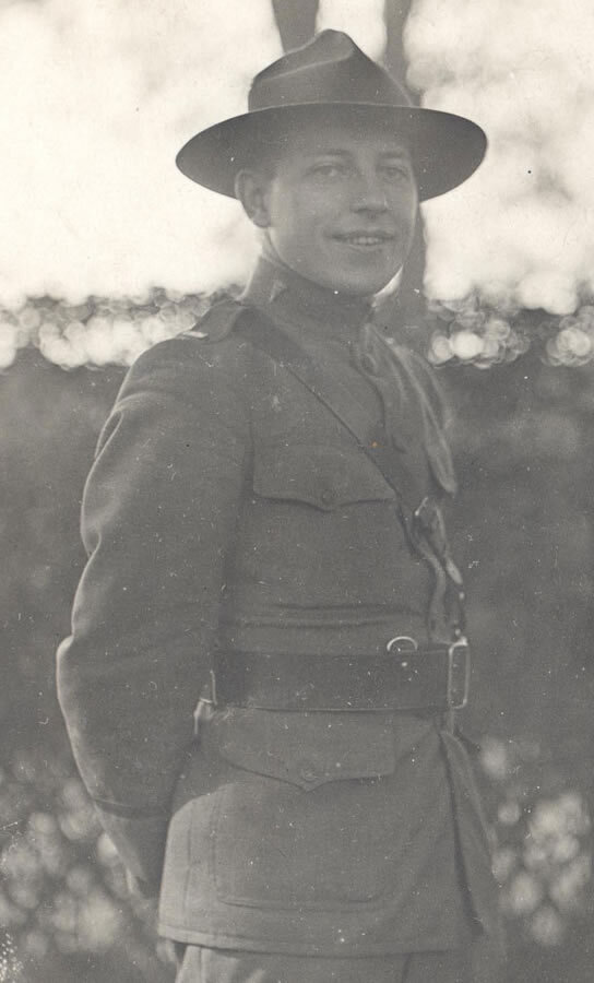 Артур Уолтер Пройц (Proetz), капитан медицинской службы армии США, возглавлявший отделение уха, горла и носа в 21 полевом госпитале в годы I мировой войны.