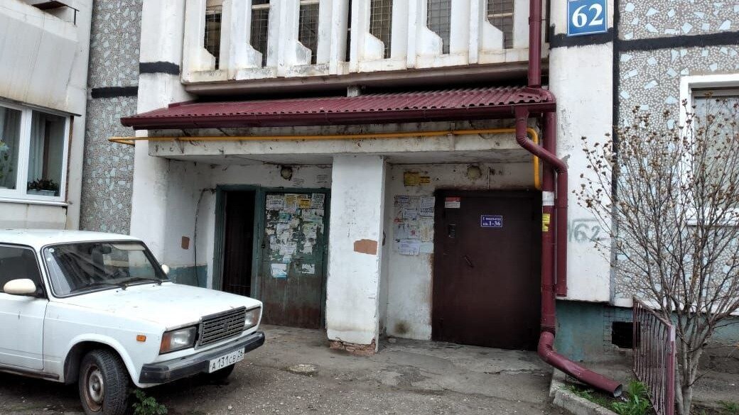     Хотели сменить управляющую компания, а лишились лифта в доме с ветеранами и инвалидами. В ходе и причинах затяжной войны жильцов девятиэтажки на Ставрополье со своим ТСЖ разбирался корреспондент NewsTracker.