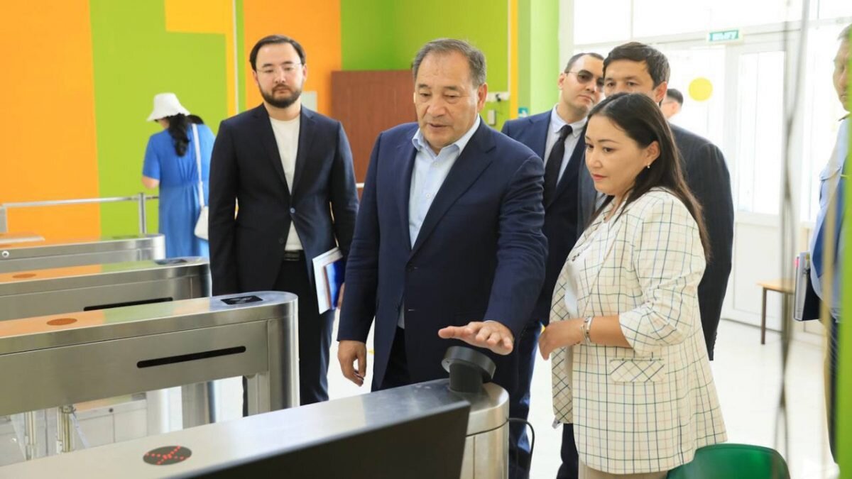    Фото: пресс-служба акима Актюбинской области Август Макаров