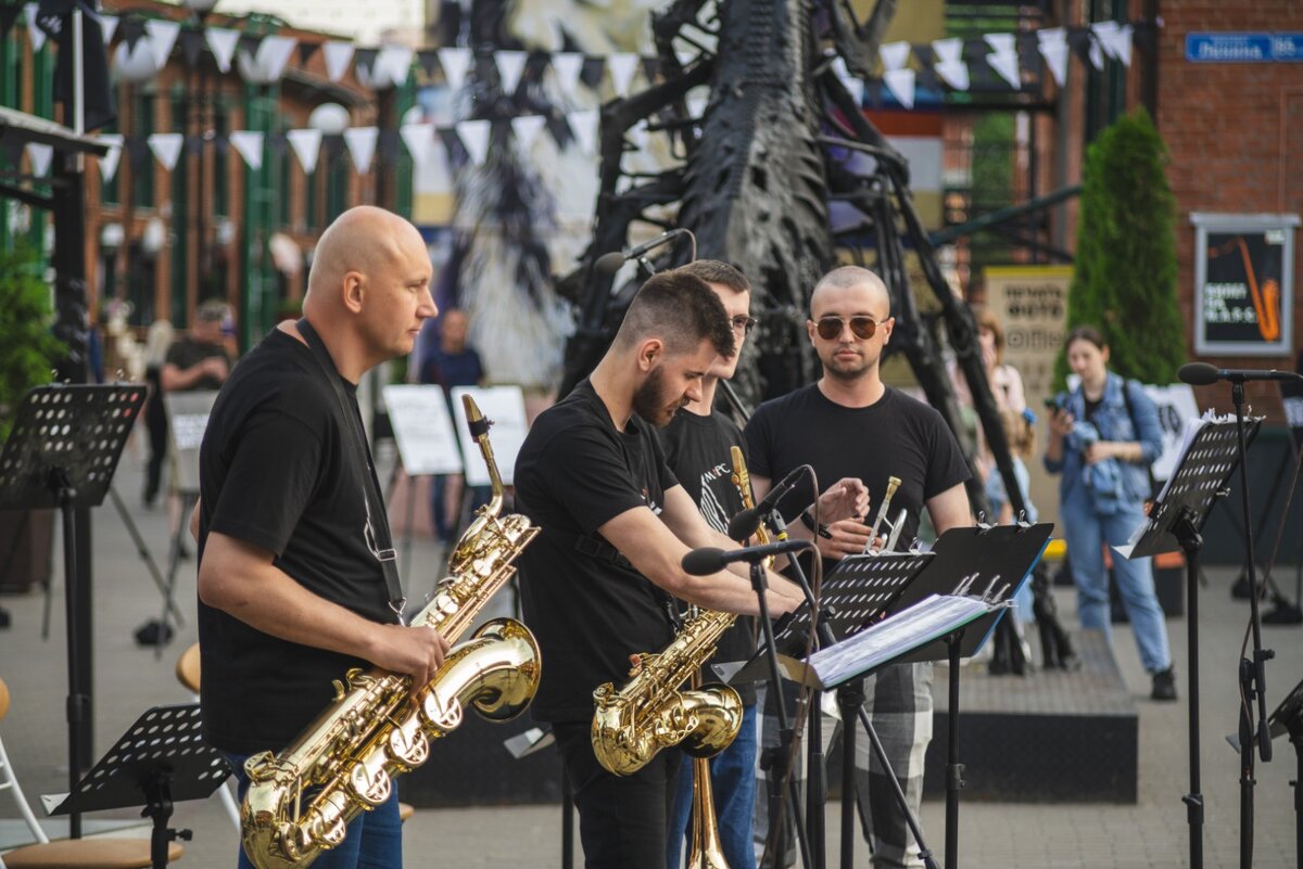  После посещения двух фестивалей "PATIO JAZZ FEST "  на LIKERKA LOFT в Туле, которые прошли с аншлагом  в 2022 и 2023,  я  понял, что в нашем городе люди любят джаз, также к нам в гости, с большим...-31