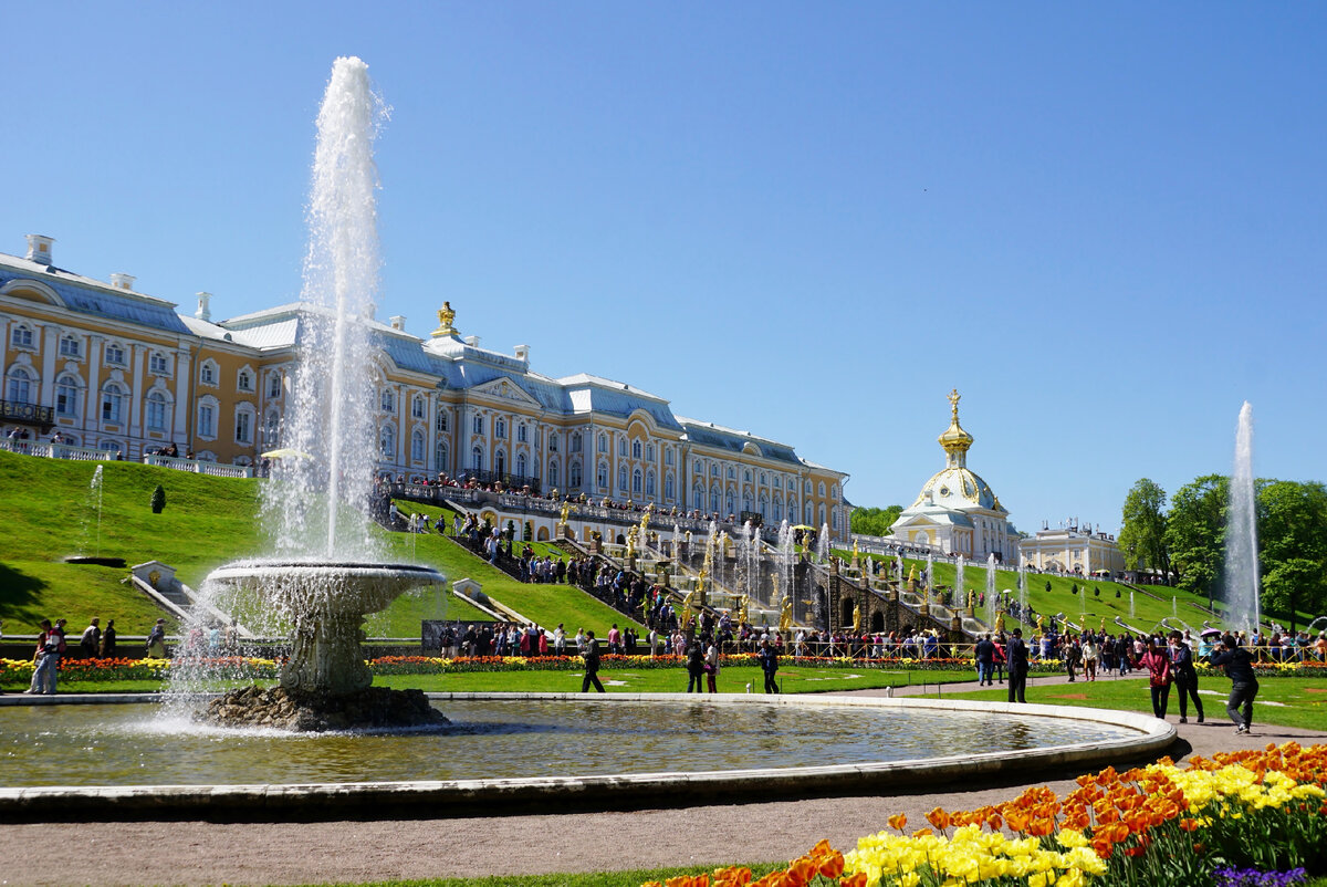  Большой Петергофский дворец и Большой каскад. Фото автора. 