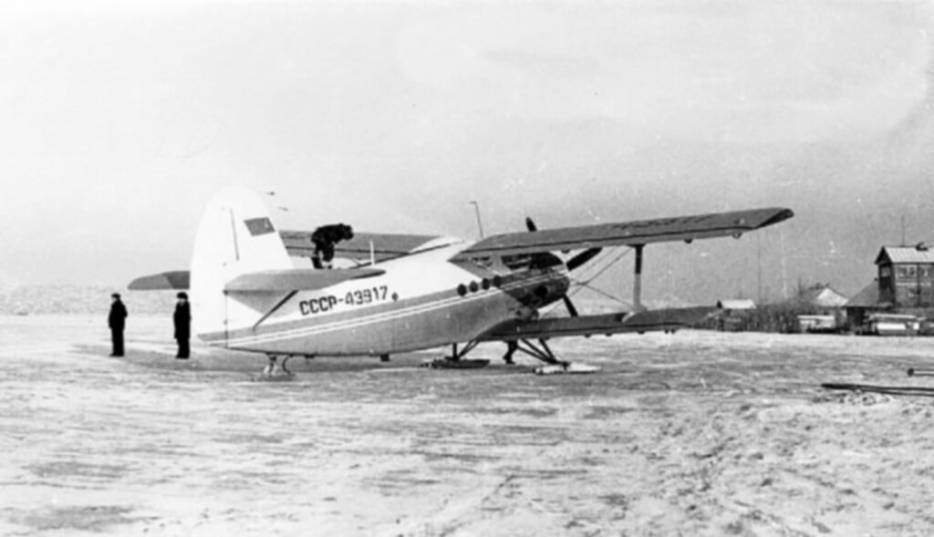 Ан-2Т СССР-43917 Кировская область, Вятские Поляны, 1979 год. Фотография ©️ Архив Виктора Св (ВС)