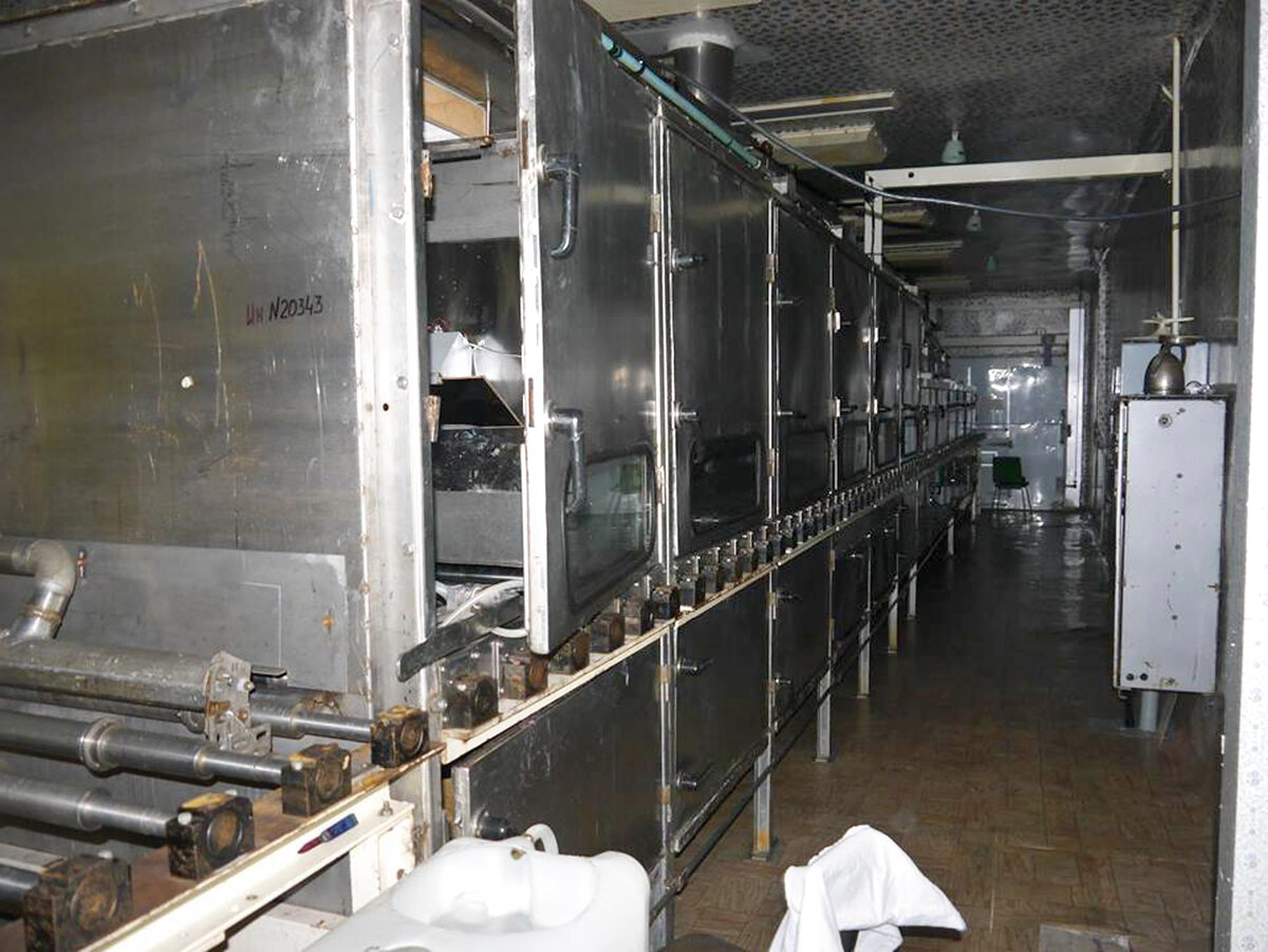 Линия полива фотопластин.