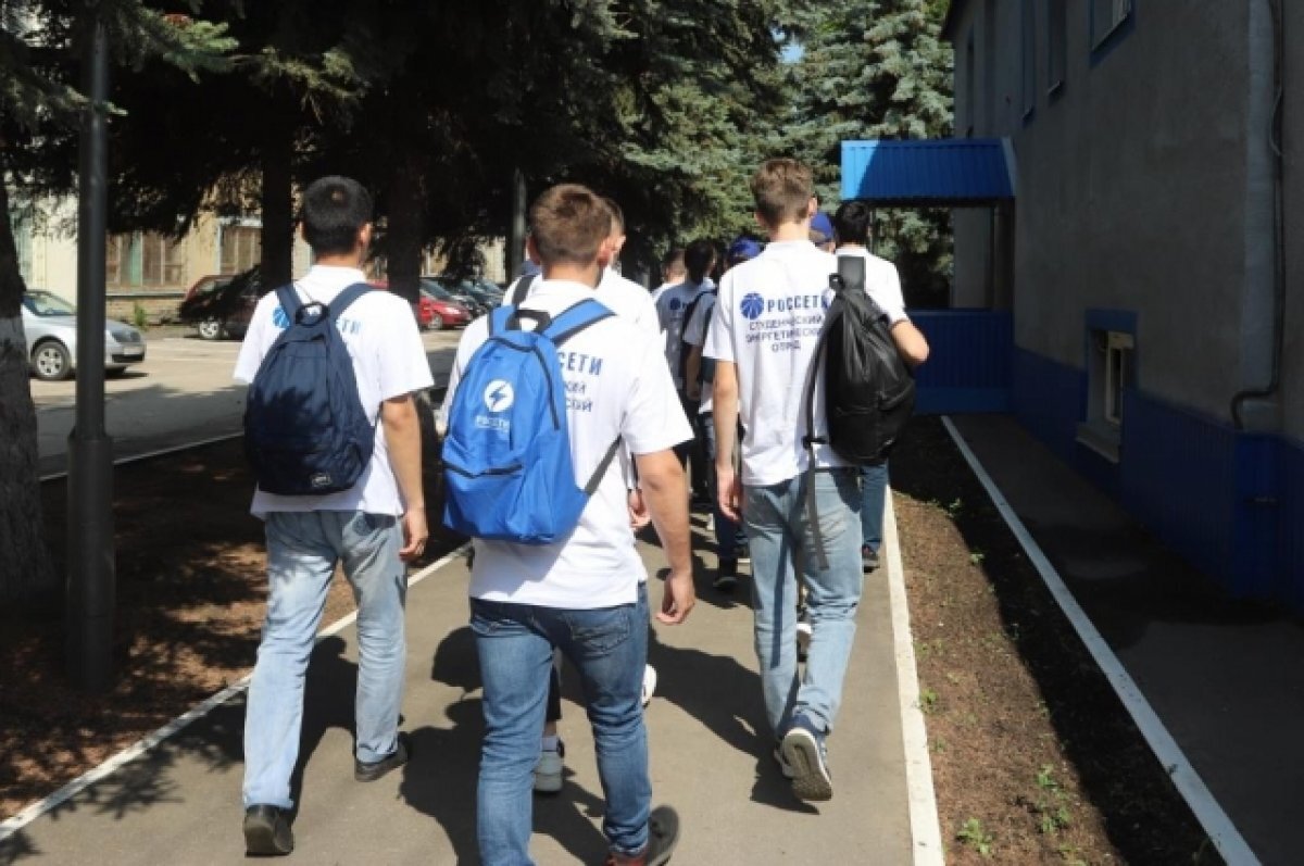    Студенческий стройотряд помогает энергетикам готовить оборудование к зиме